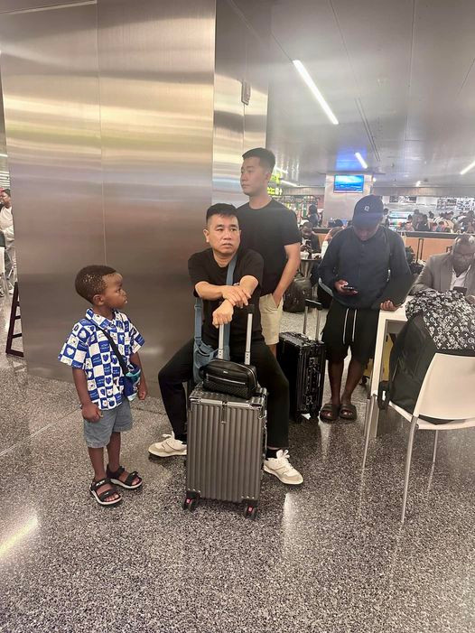 Thùy Tiên bận việc nên không đi tiễn nhóm bạn thân thiết.