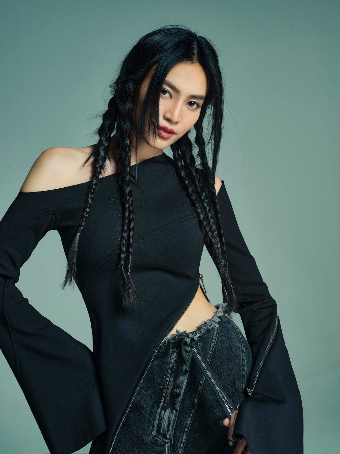 Trên trang cá nhân, Lan Ngọc chỉ tập trung quảng bá cho các lịch trình ở Việt Nam.