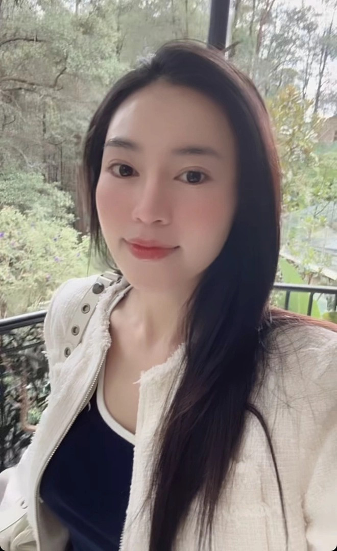 Khán giả vẫn chưa biết nữ diễn viên theo học trường nào, khóa học gì.