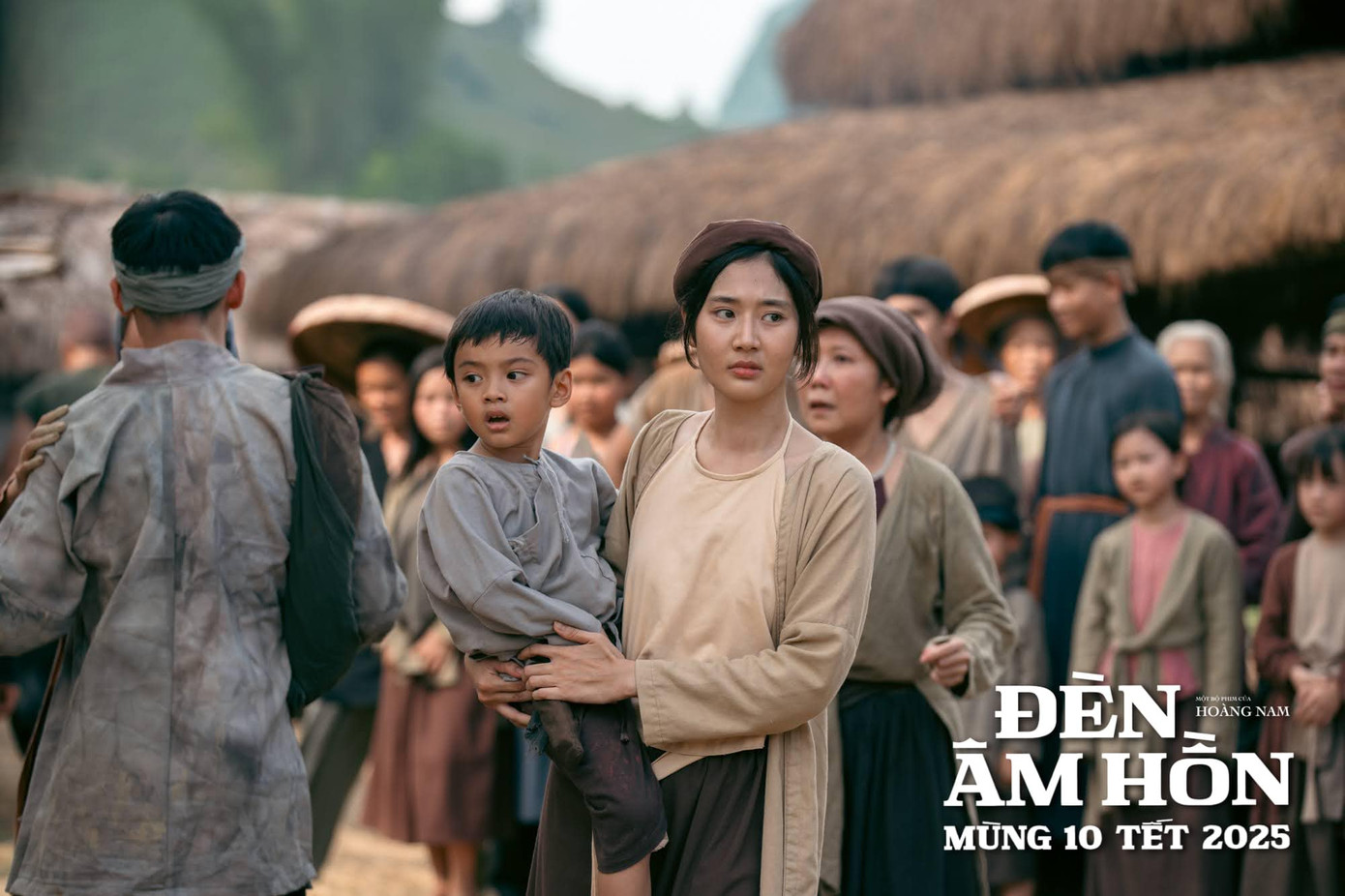 Đèn Âm Hồn bị chê nhiều nhưng doanh thu vẫn cao do khán giả tò mò. Đèn Âm Hồn bị chê nhiều nhưng doanh thu vẫn cao do khán giả tò mò.