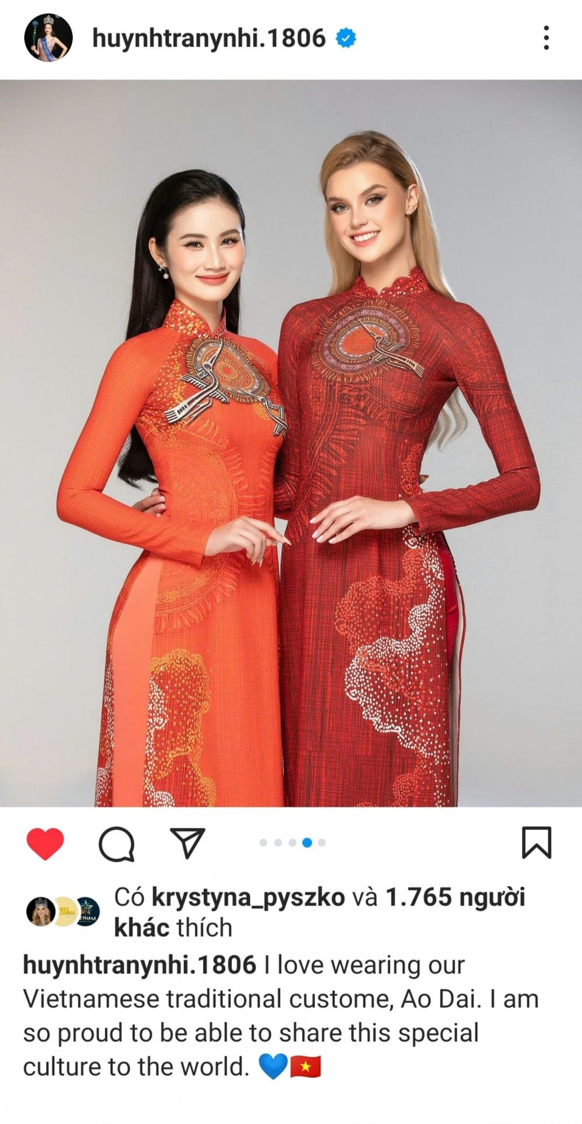 Nàng hậu bị phát hiện viết sai một từ tiếng Anh