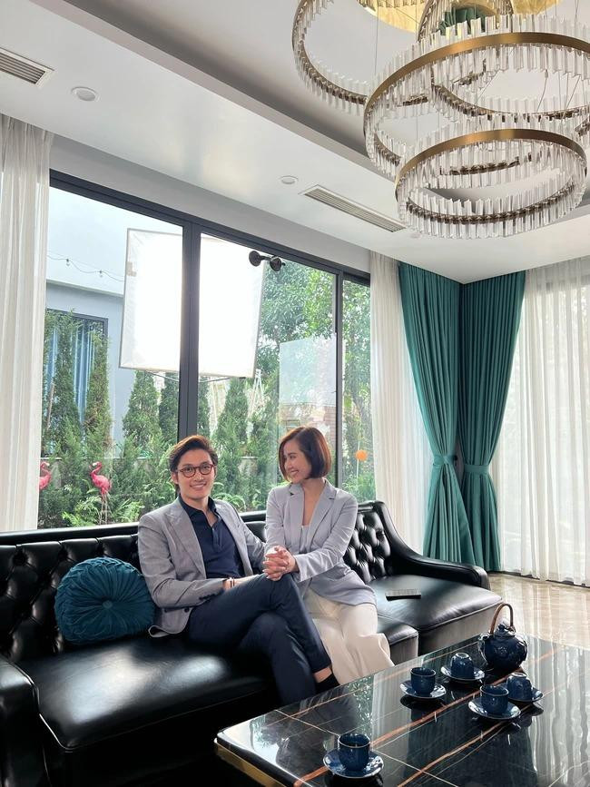 Sau đó hai diễn viên nhanh chóng thân thiết Sau đó hai diễn viên nhanh chóng thân thiết