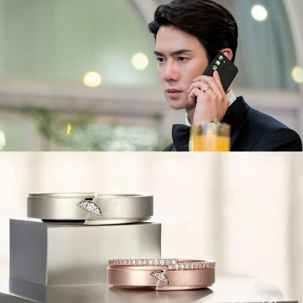 Nhẫn của tổng tài có hình một chiếc ô đặt nghiêng. Nhẫn của tổng tài có hình một chiếc ô đặt nghiêng.