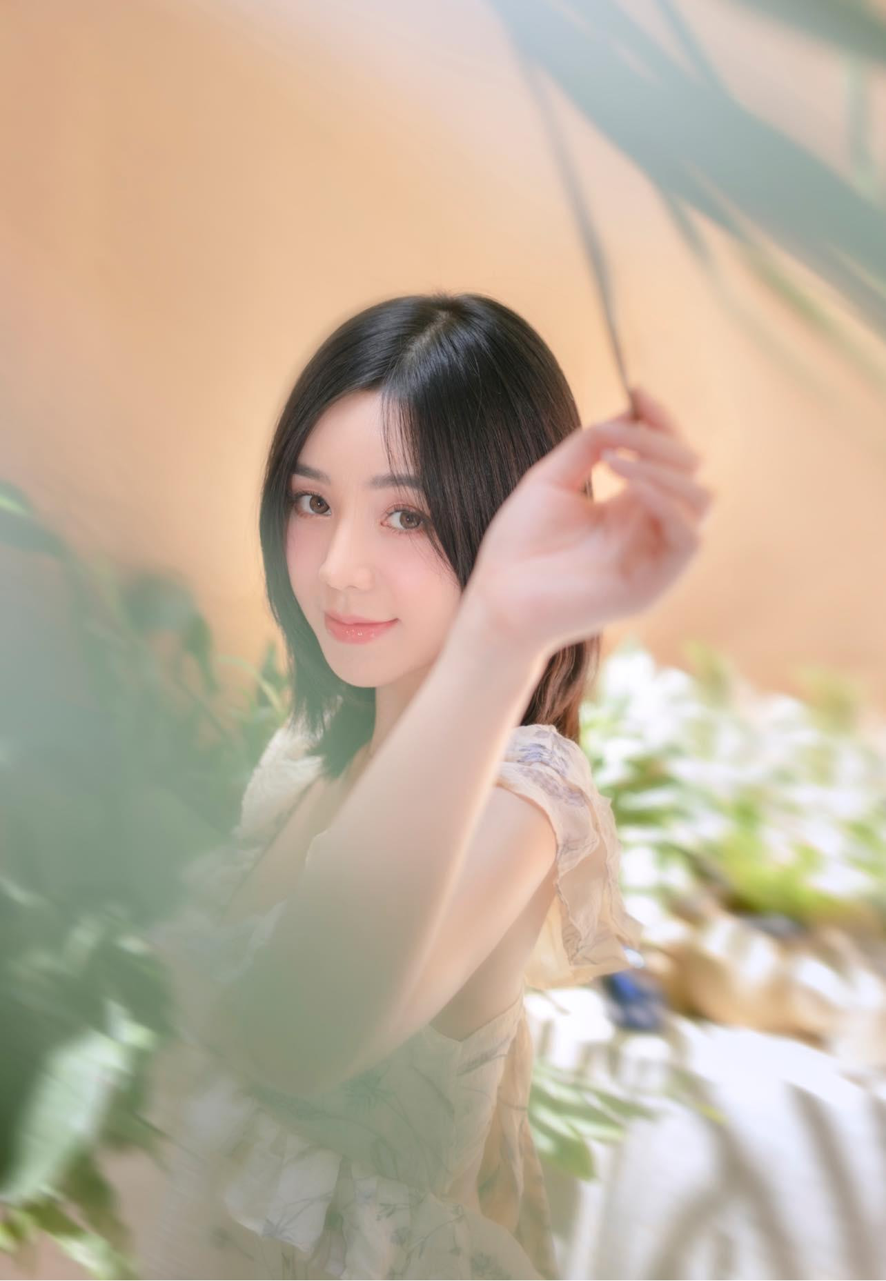 Nữ diễn viên rất tiếc khi phải cắt tóc ngắn Nữ diễn viên rất tiếc khi phải cắt tóc ngắn