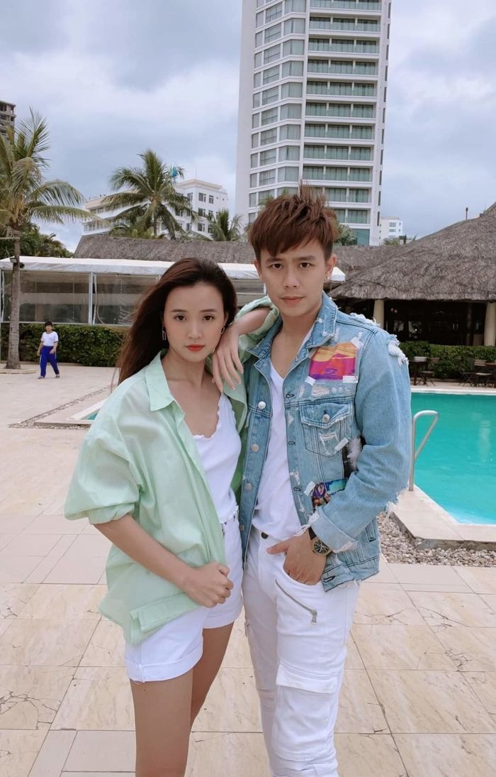 Midu và MC Trần Anh Huy từng bị nghi hẹn hò do quá đẹp đôi.