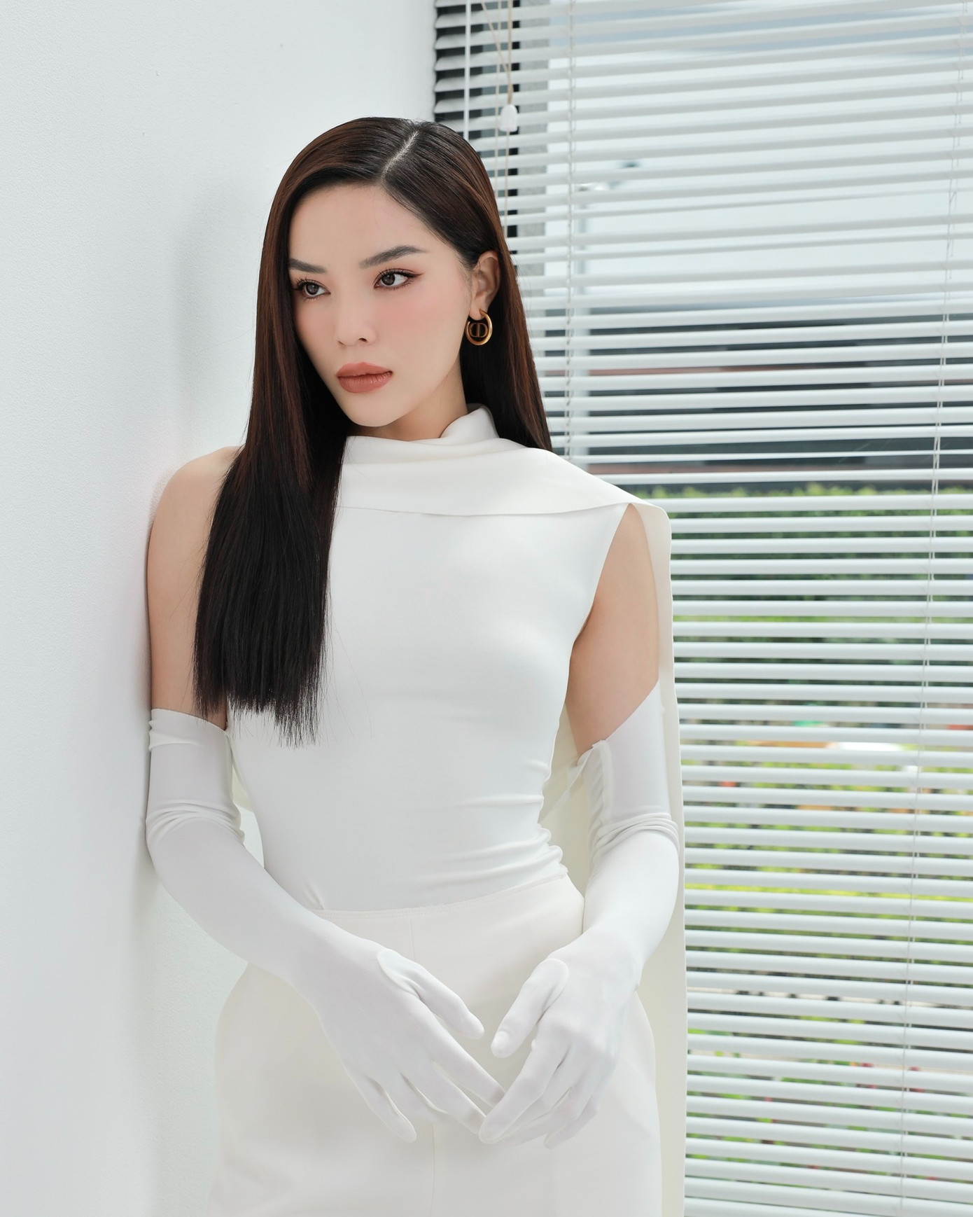 Nàng hậu phải liên tục trang điểm, làm móng trong những ngày thi Miss Universe 2024. Nàng hậu phải liên tục trang điểm, làm móng trong những ngày thi Miss Universe 2024.