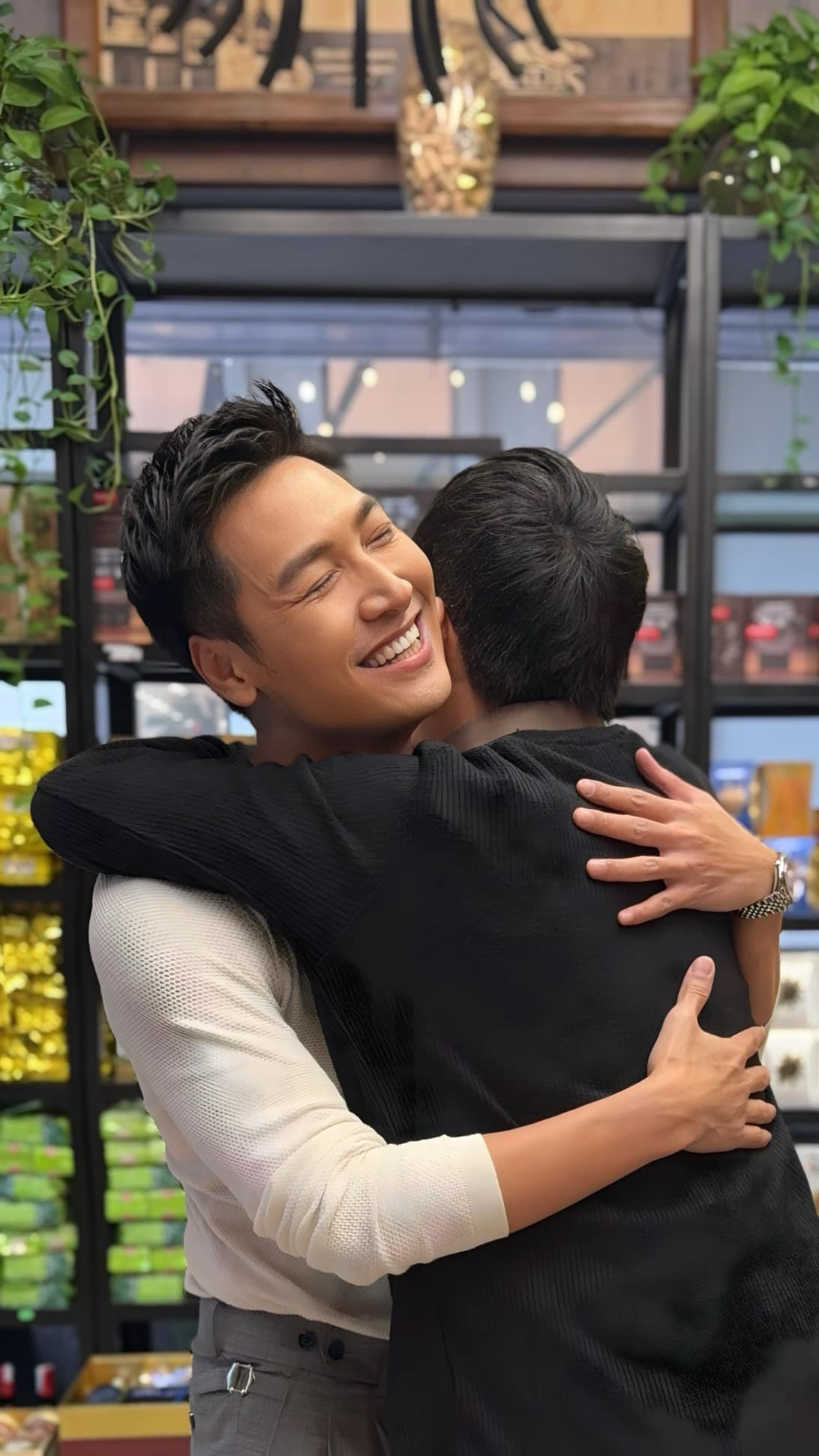 Chúng Ta Của 8 Năm Sau: Dương và Nguyệt rủ nhau tập nhảy, Tùng với Lâm thành đôi ảnh 3