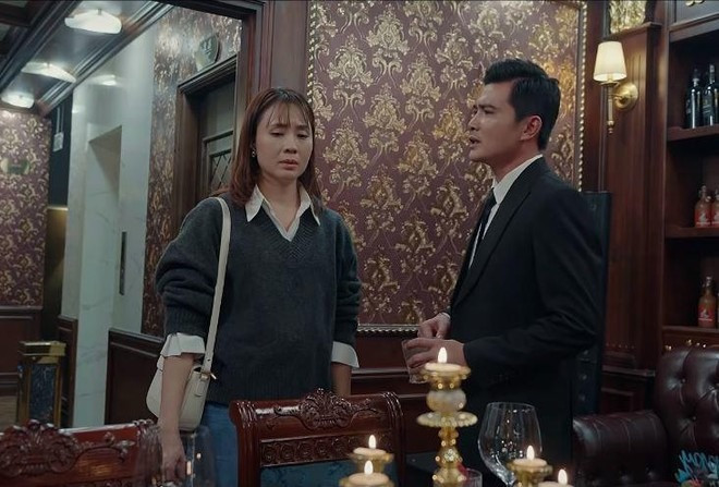 Phục trang của Hồng Diễm cũng không nổi trội như các phim trước đây. Phục trang của Hồng Diễm cũng không nổi trội như các phim trước đây.