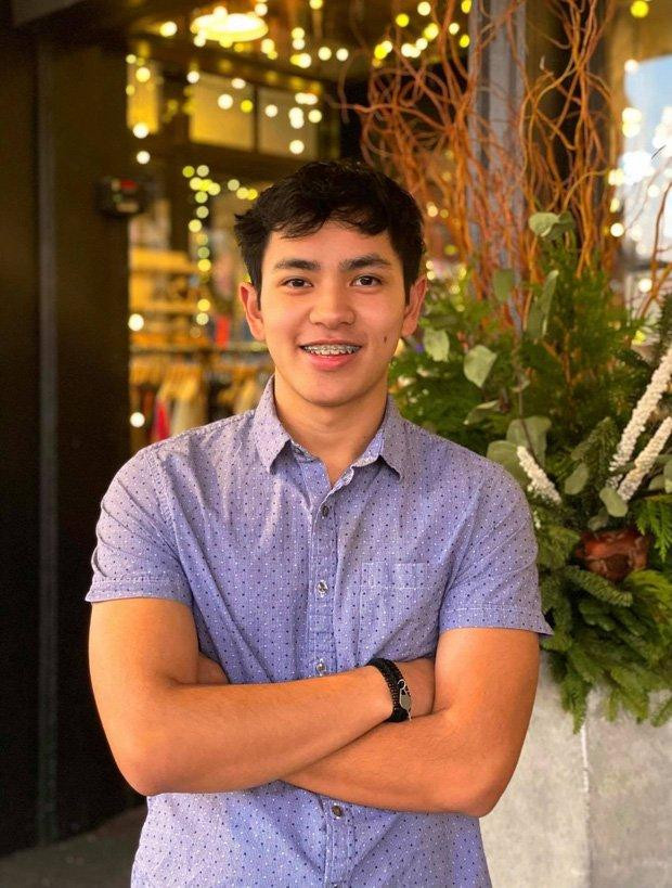 Anh Phú xuất sắc trở thành một trong gần 2.000 tân sinh viên của Đại học Harvard, đồng thời giành học bổng toàn phần từ quỹ hỗ trợ tài chính của trường.