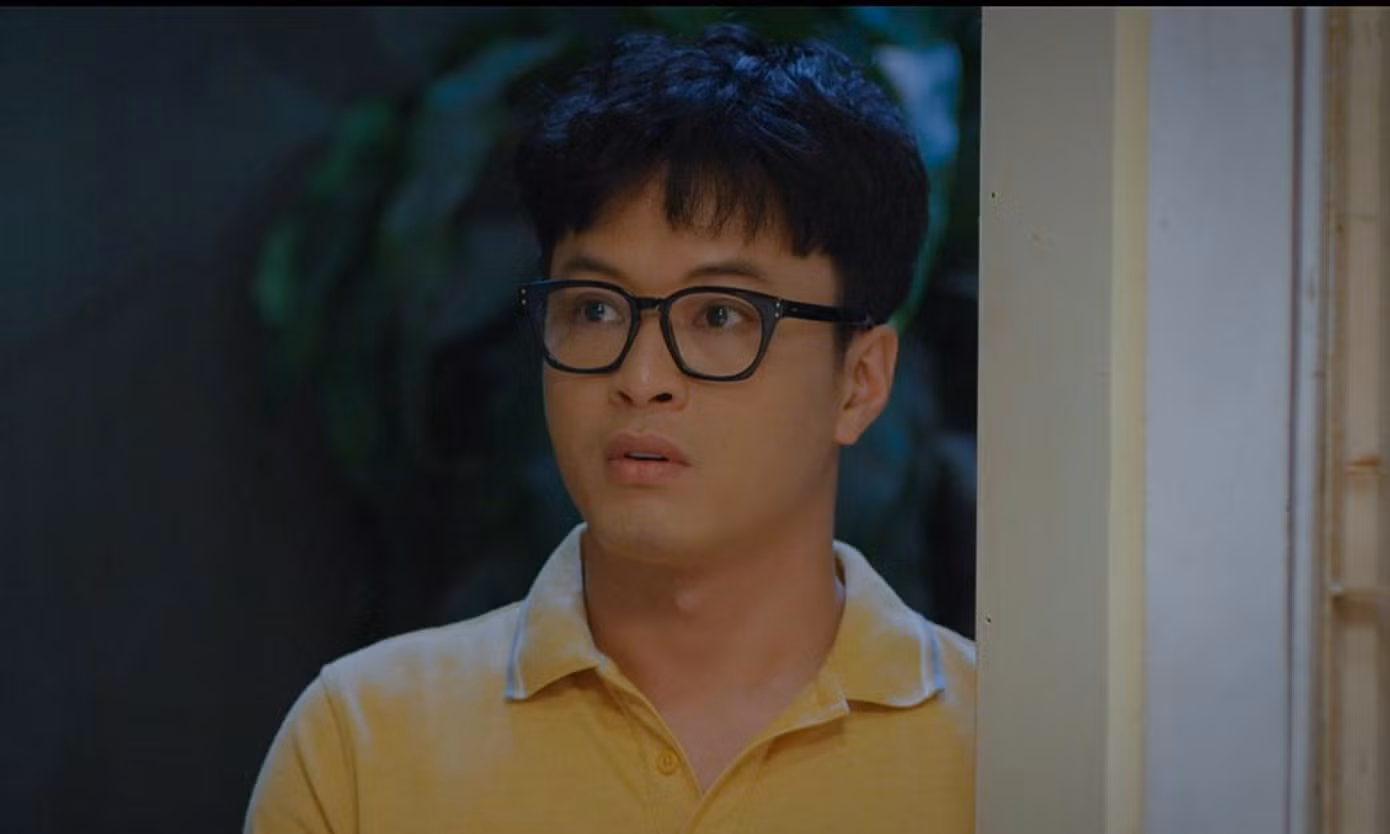 Đức "xoăn" được biên kịch cho đi công tác xa từ nhiều tập trước