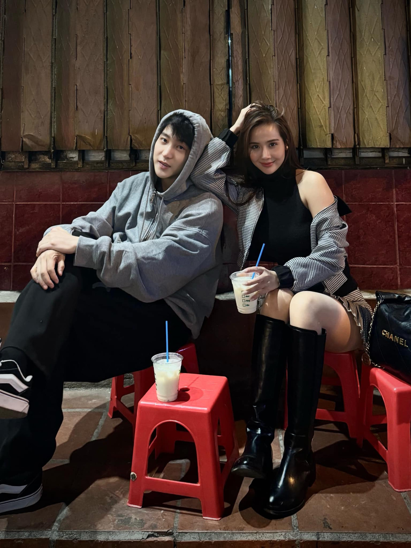 Ngoài Quỳnh Kool, B Trần còn chụp cùng Huyền Lizzie Ngoài Quỳnh Kool, B Trần còn chụp cùng Huyền Lizzie