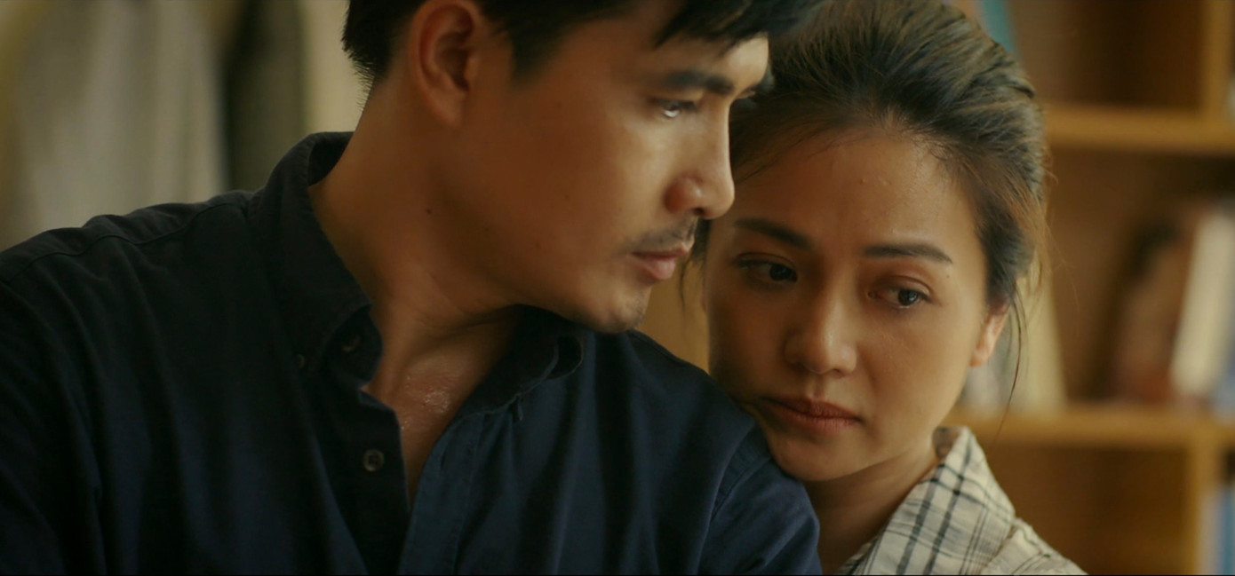 Nhưng cô sẽ sớm quay lại nhà chồng khi biết chuyện Công mắc bệnh. Nhưng cô sẽ sớm quay lại nhà chồng khi biết chuyện Công mắc bệnh.