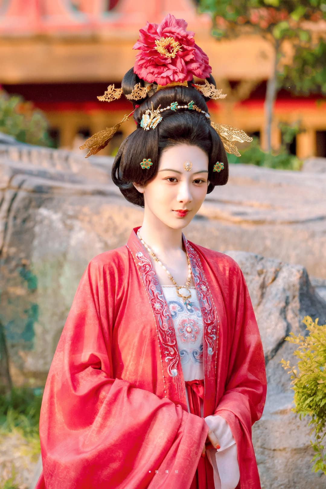 Hà Duy Phương sẽ giúp đỡ nhiều cho chồng. Hà Duy Phương sẽ giúp đỡ nhiều cho chồng.