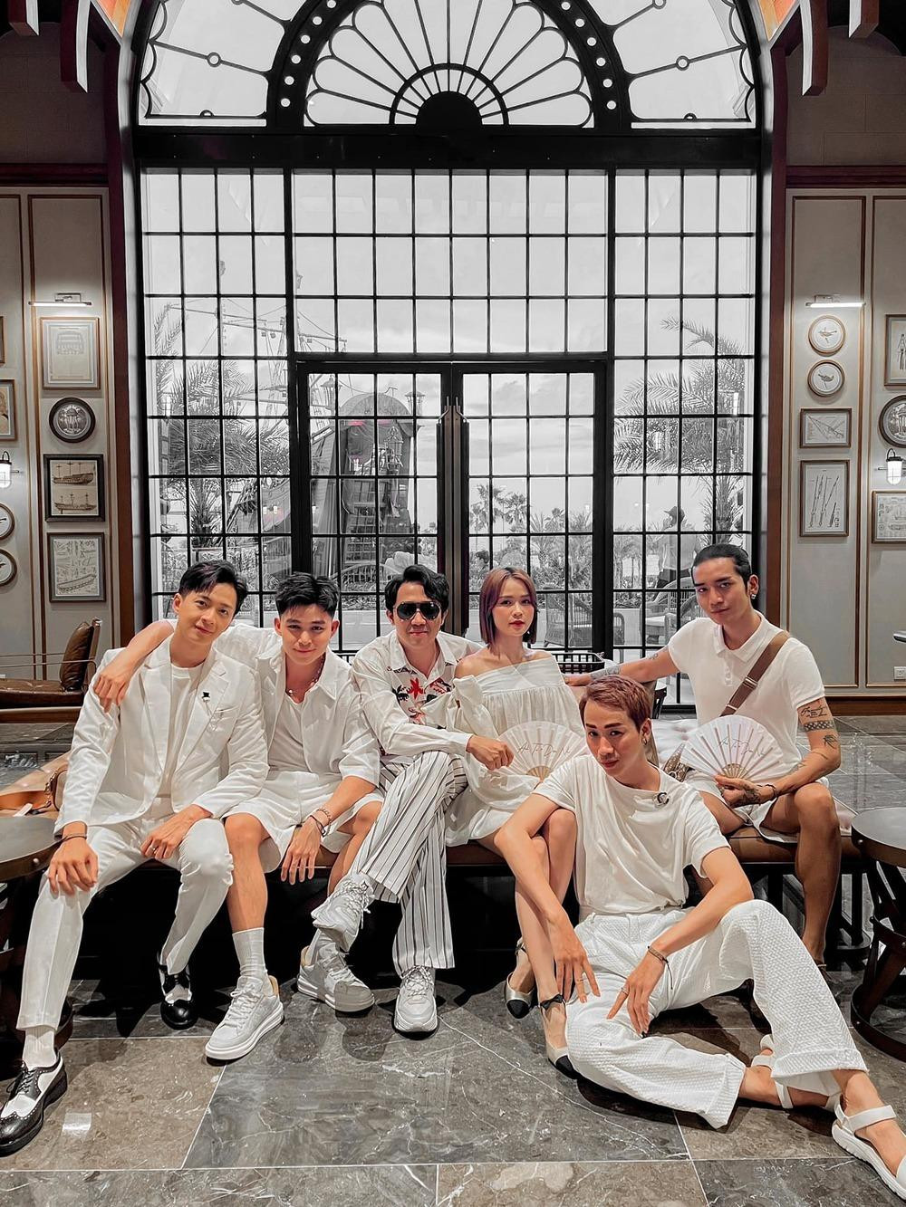 Trấn Thành đi ăn cưới Diệu Nhi cùng nhóm bạn thân