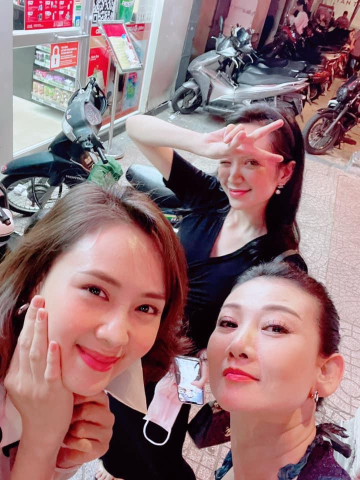 Bức ảnh khiến khán giả đoán rằng Hồng Diễm chuẩn bị quay phim mới Bức ảnh khiến khán giả đoán rằng Hồng Diễm chuẩn bị quay phim mới