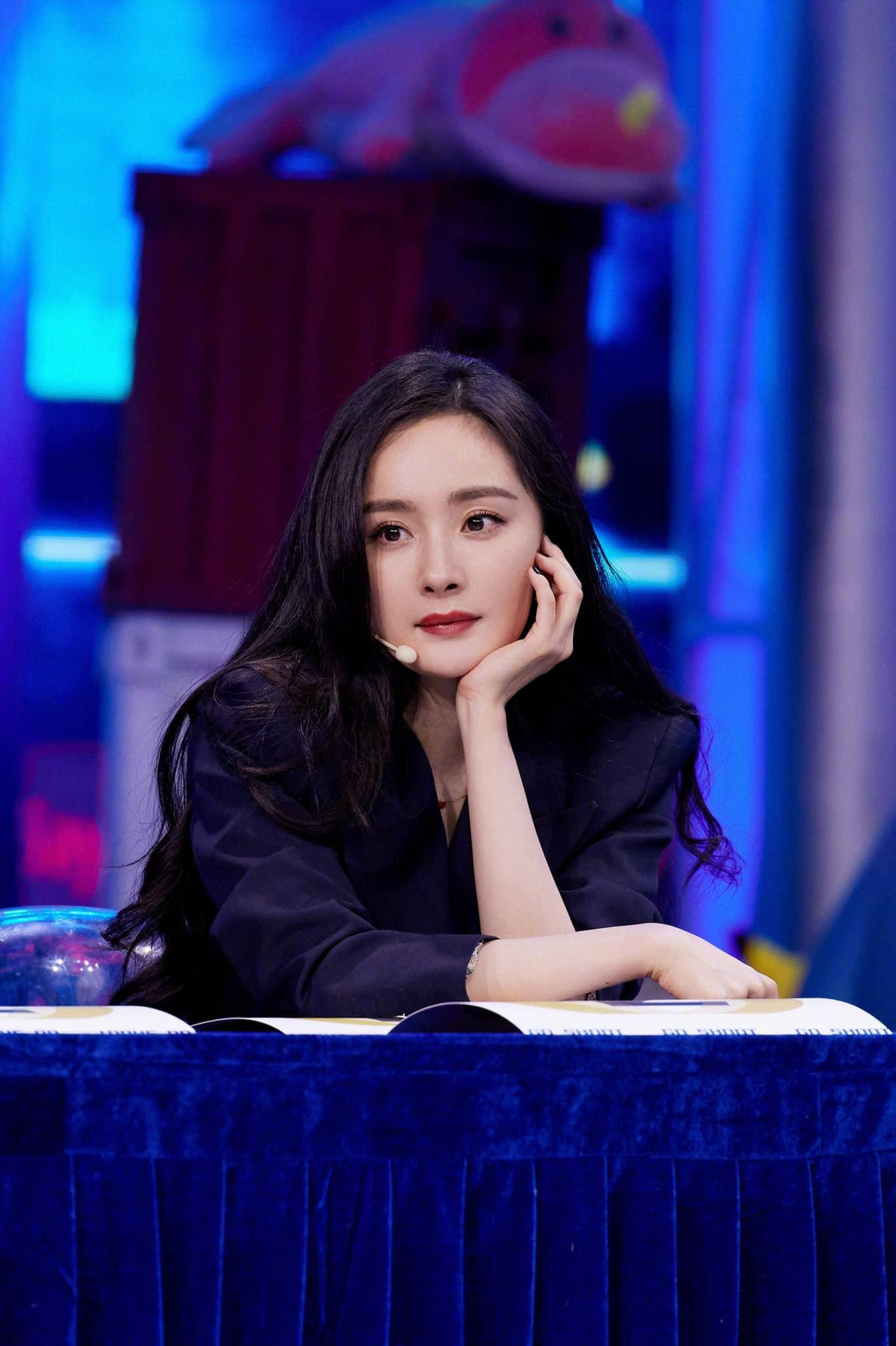 Dương Mịch chăm chỉ hoạt động trên mọi lĩnh vực Dương Mịch chăm chỉ hoạt động trên mọi lĩnh vực