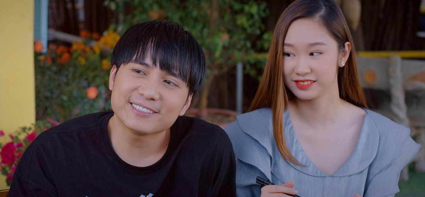 Trong khi hai cặp đôi phụ thì đáng yêu hơn hẳn Trong khi hai cặp đôi phụ thì đáng yêu hơn hẳn