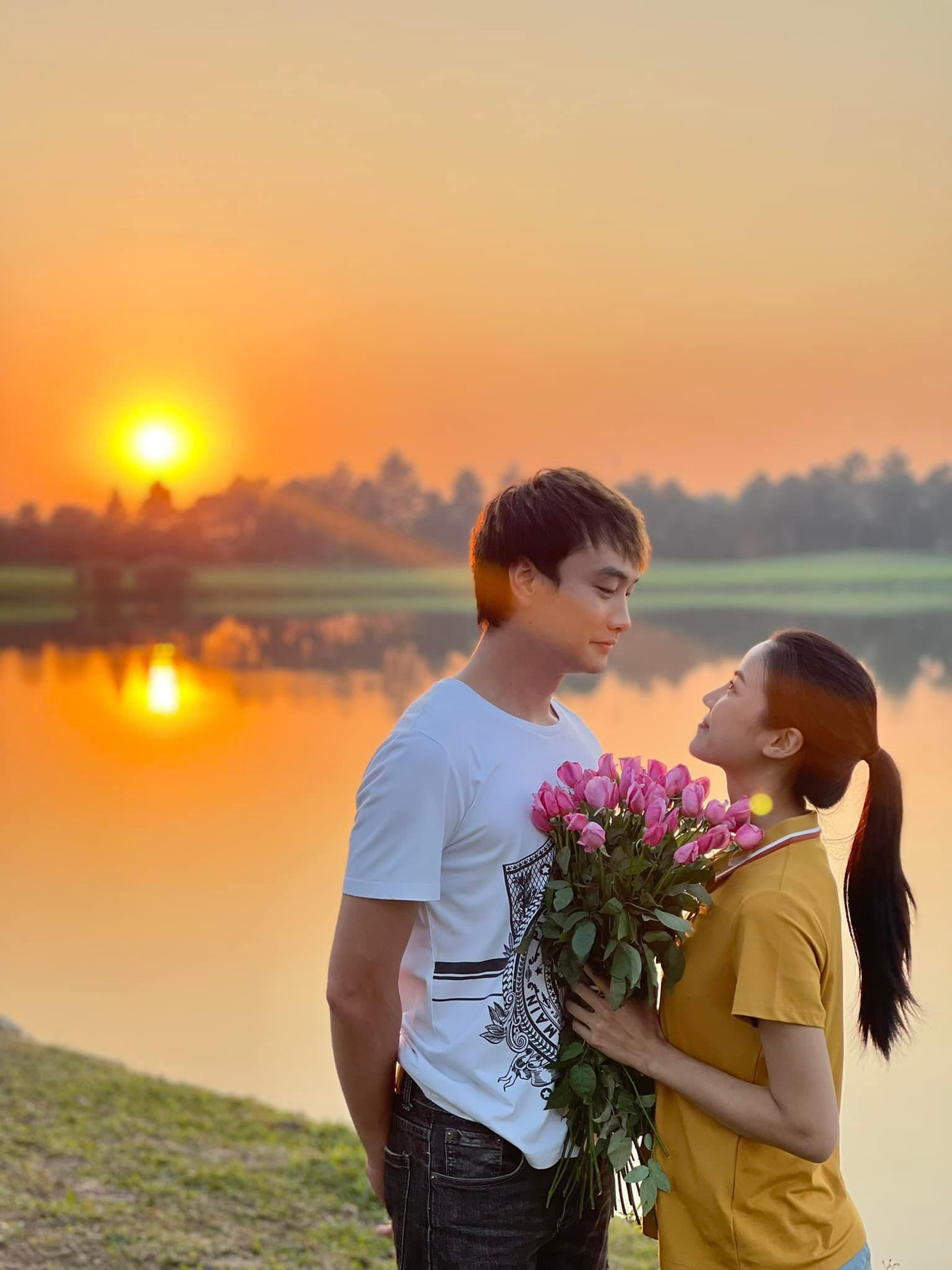 Phim sắp hết thì nam nữ chính mới bắt đầu xích lại gần nhau Phim sắp hết thì nam nữ chính mới bắt đầu xích lại gần nhau