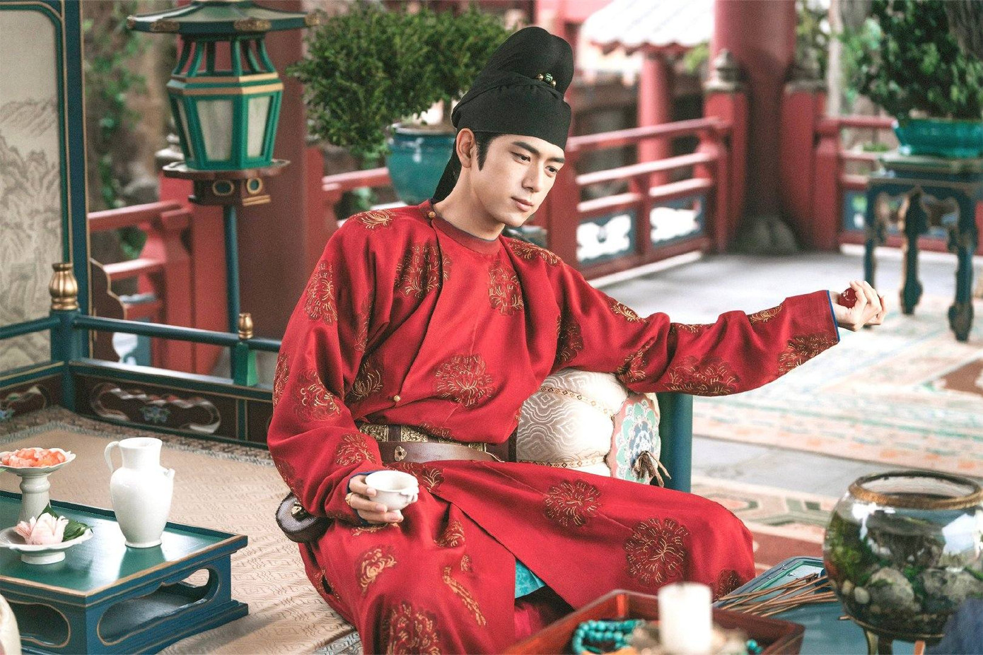 Tưởng Trường Dương có bề ngoài cực kỳ &quot;cờ đỏ&quot;...