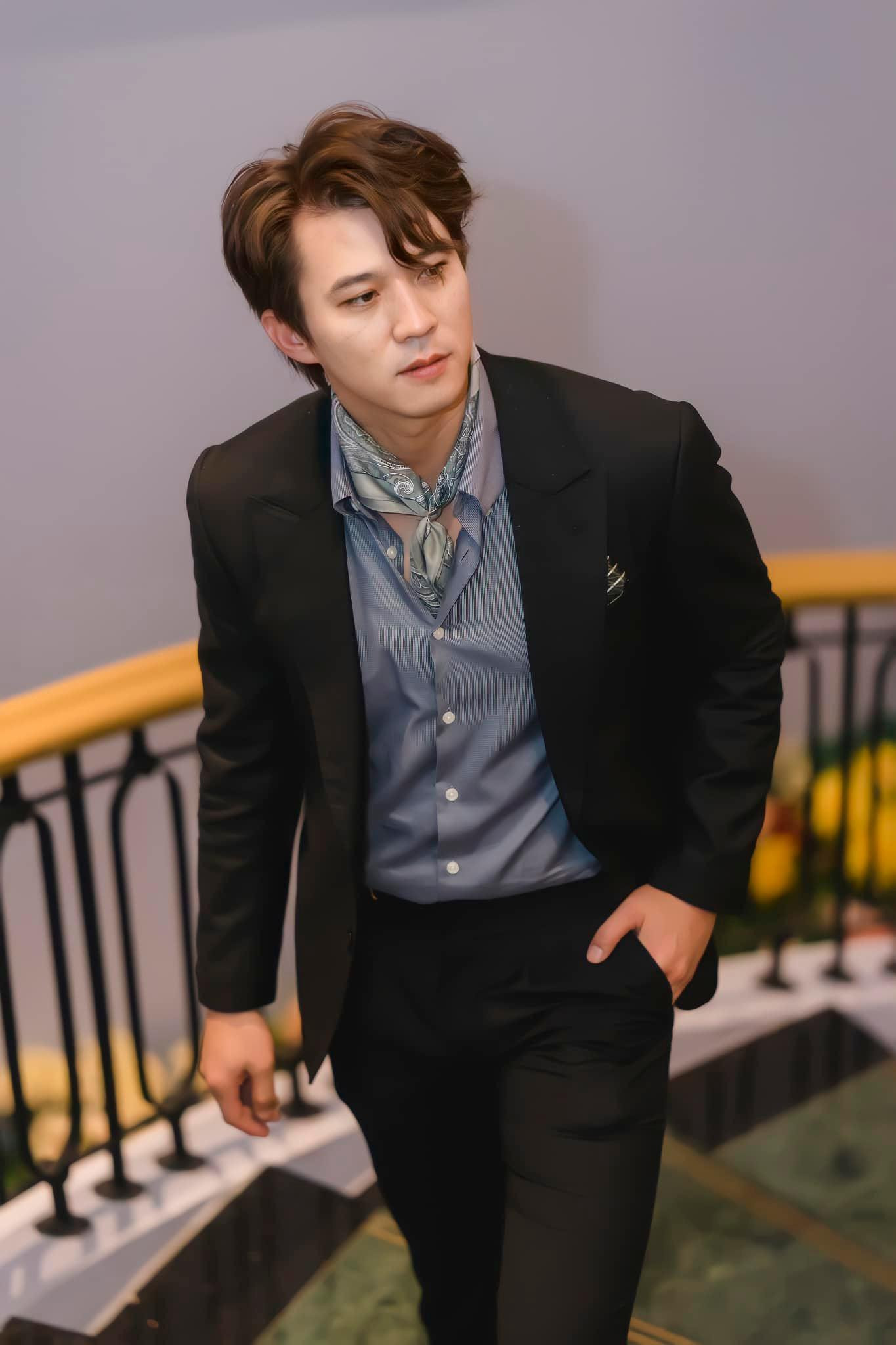 Hãy chờ xem Hà Việt Dũng biến hóa thế nào với hai phim.