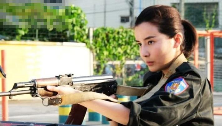 Hà Việt Dũng và Cao Thái Hà đóng cặp trong Bão Ngầm.