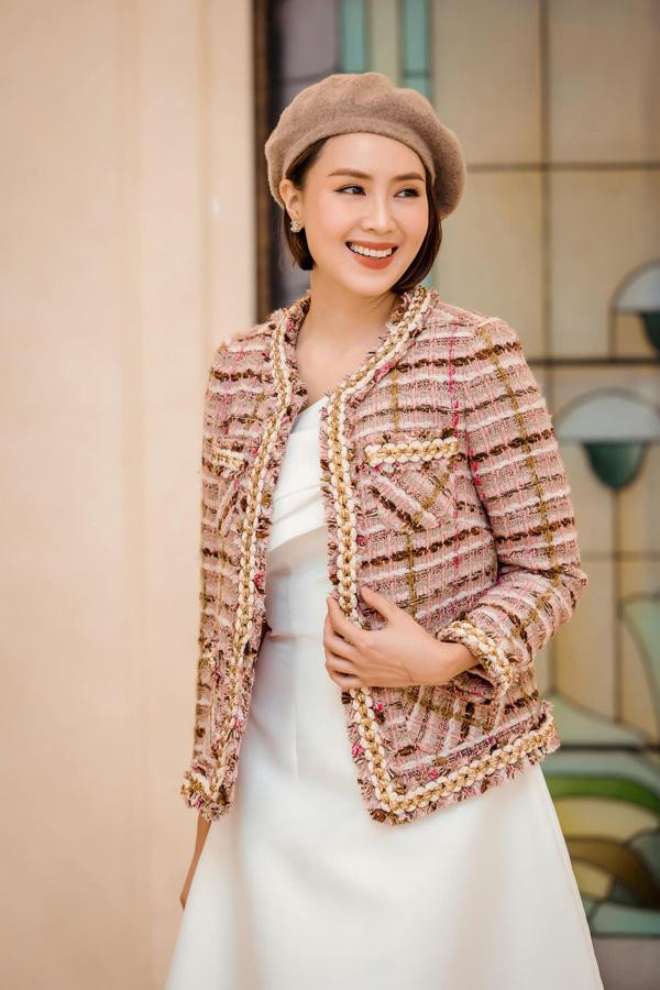 Hồng Diễm hai năm liền giành giải thưởng quan trọng Hồng Diễm hai năm liền giành giải thưởng quan trọng