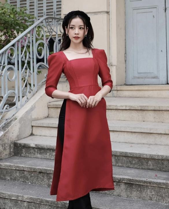 Chi Pu mặc áo dài cũng rất xinh.