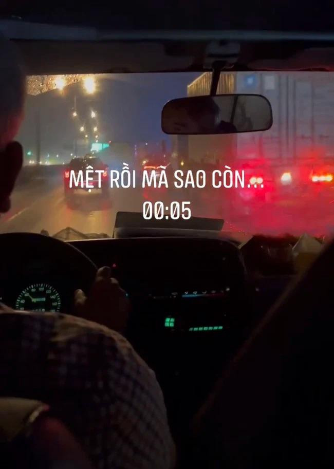 Một khoảnh khắc ăn ý khác giữa hai người.