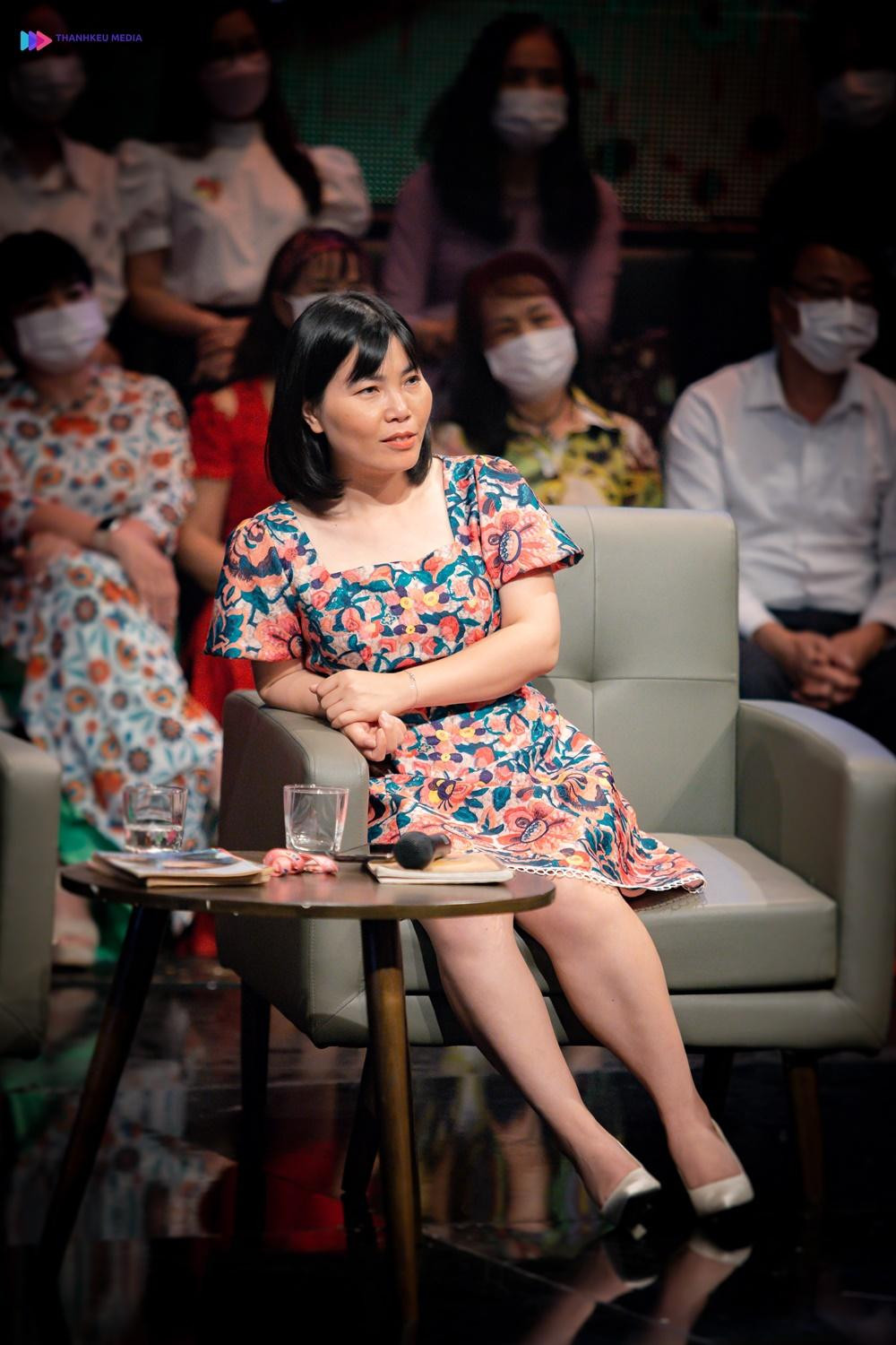 Biên kịch Thu Thủy của phim Thương Ngày Nắng Về Biên kịch Thu Thủy của phim Thương Ngày Nắng Về