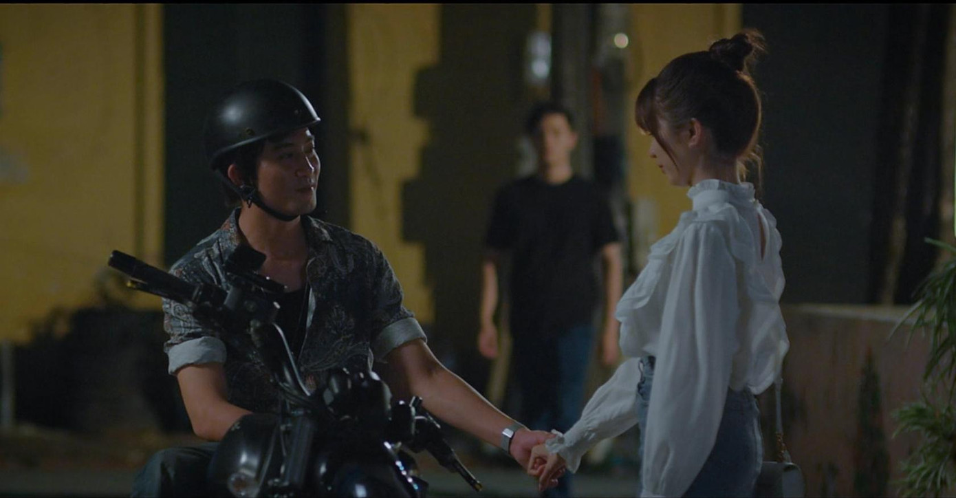 Cặp đôi sẽ giải thích với Bách thế nào? Cặp đôi sẽ giải thích với Bách thế nào?