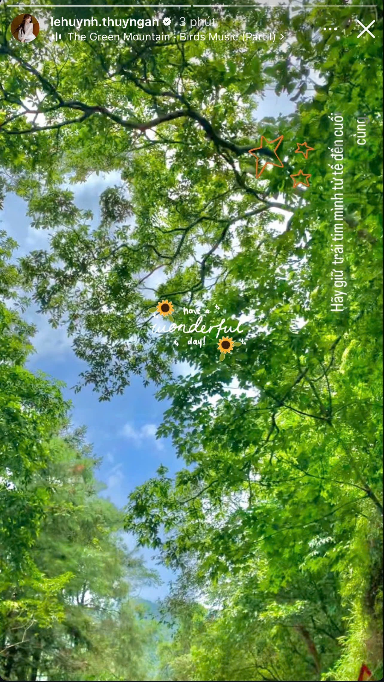 Dạo gần đây, Thúy Ngân thường ưu tư, suy ngẫm khác với trước kia. Dạo gần đây, Thúy Ngân thường ưu tư, suy ngẫm khác với trước kia.