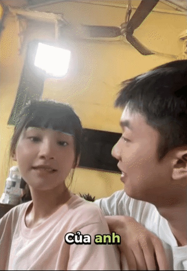 Kênh TikTok của hai người có nhiều video hậu trường rất dễ thương.