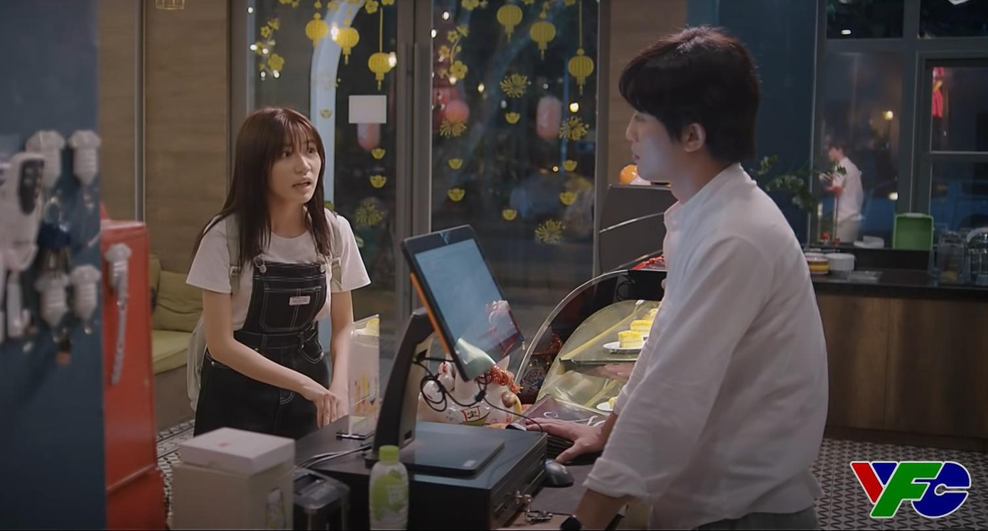 Vân Vân vẫn chỉ là cô gái gây rắc rối trong mắt Phong Vân Vân vẫn chỉ là cô gái gây rắc rối trong mắt Phong