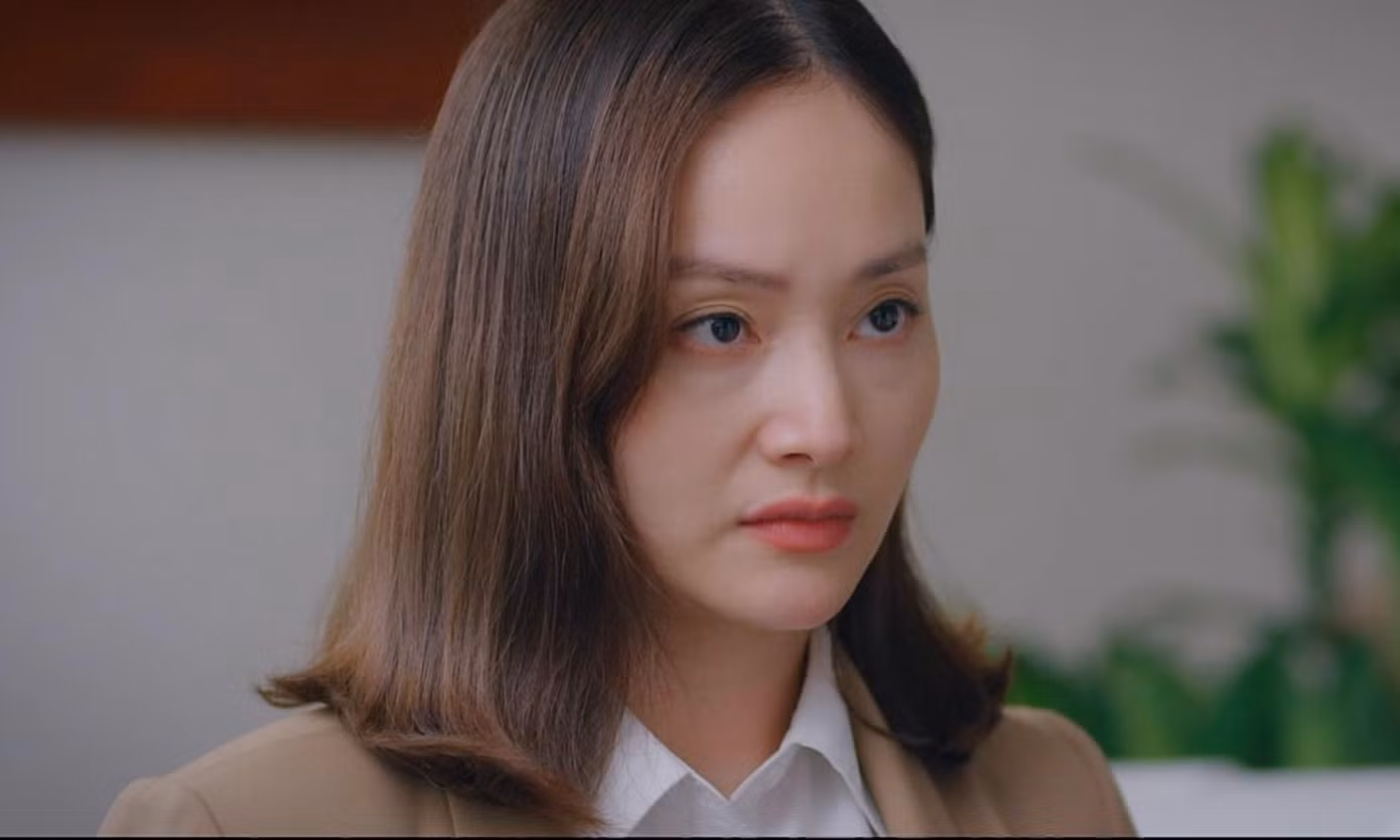 Vân Khánh ngày càng bức xúc với gã sếp quá đáng
