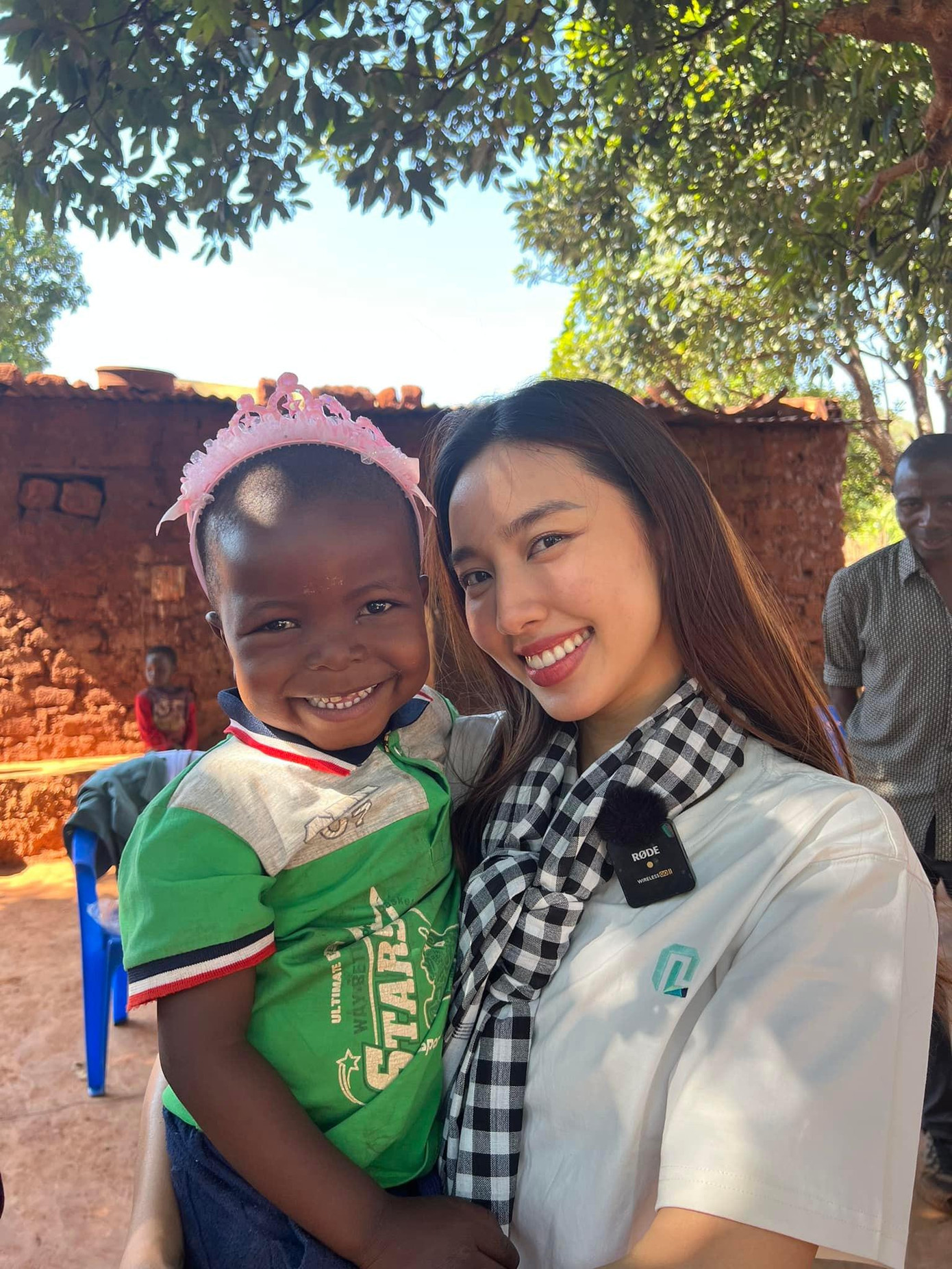 Thùy Tiên và "Lôi con" Thùy Tiên và "Lôi con"