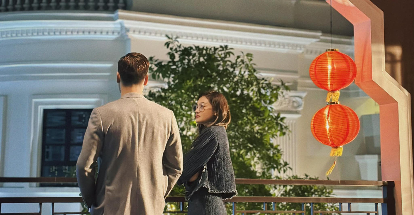 Nhưng Thùy Anh lại thích cái kết buồn cho phim. Nhưng Thùy Anh lại thích cái kết buồn cho phim.