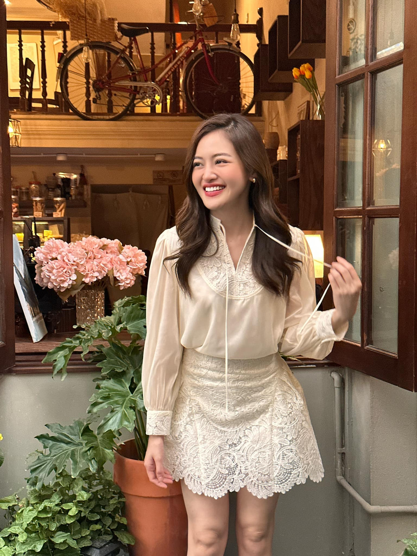 Thùy Anh xinh đẹp trong hậu trường phim. Thùy Anh xinh đẹp trong hậu trường phim.