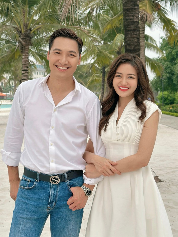 Quy và Ly đã trở lại bên nhau đầy hạnh phúc. Quy và Ly đã trở lại bên nhau đầy hạnh phúc.