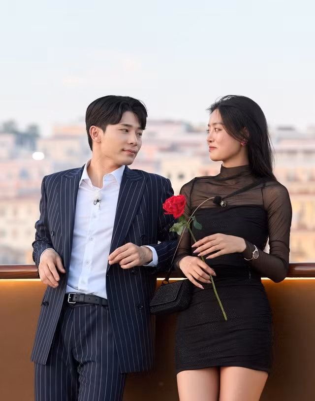 Hai người quen nhau từ show Đảo Thiên Đường.