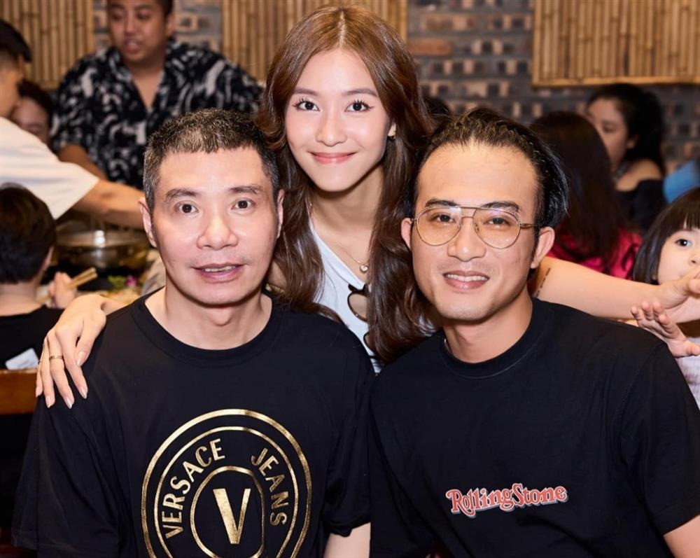 NSND Công Lý có mặt trong tiệc đóng máy phim. NSND Công Lý có mặt trong tiệc đóng máy phim.