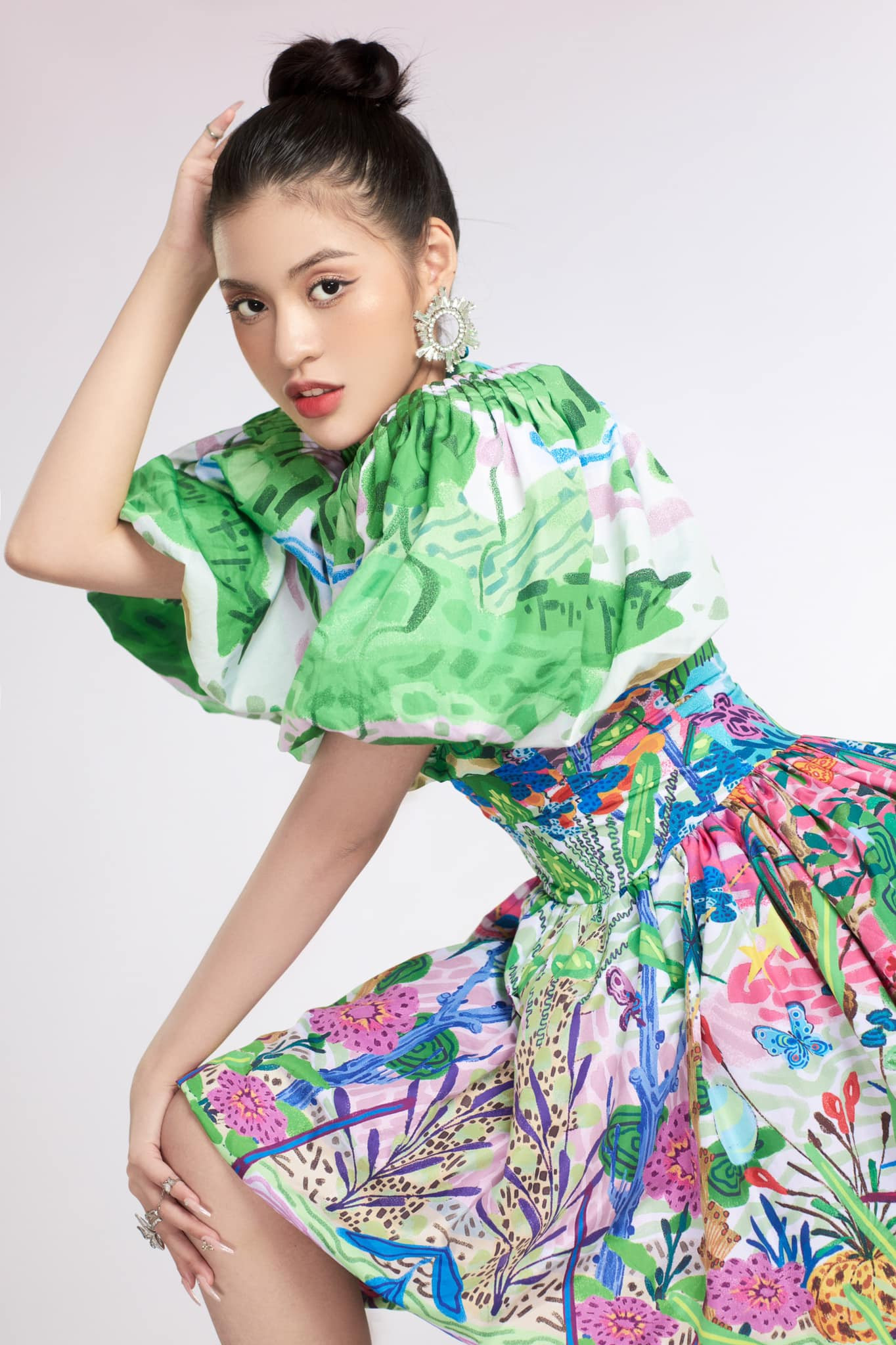 Trần Thanh Tâm luôn biết cách hâm nóng tên tuổi. Ảnh: FBNV Trần Thanh Tâm luôn biết cách hâm nóng tên tuổi. Ảnh: FBNV