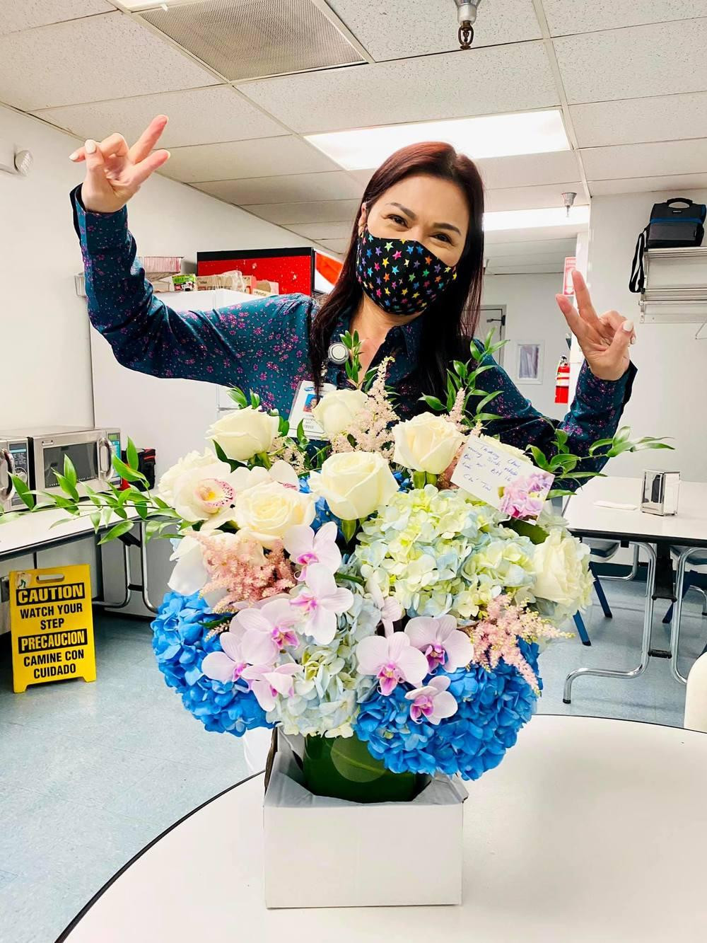 Lẵng hoa Chí Tài tặng vợ vào sinh nhật năm ngoái Lẵng hoa Chí Tài tặng vợ vào sinh nhật năm ngoái