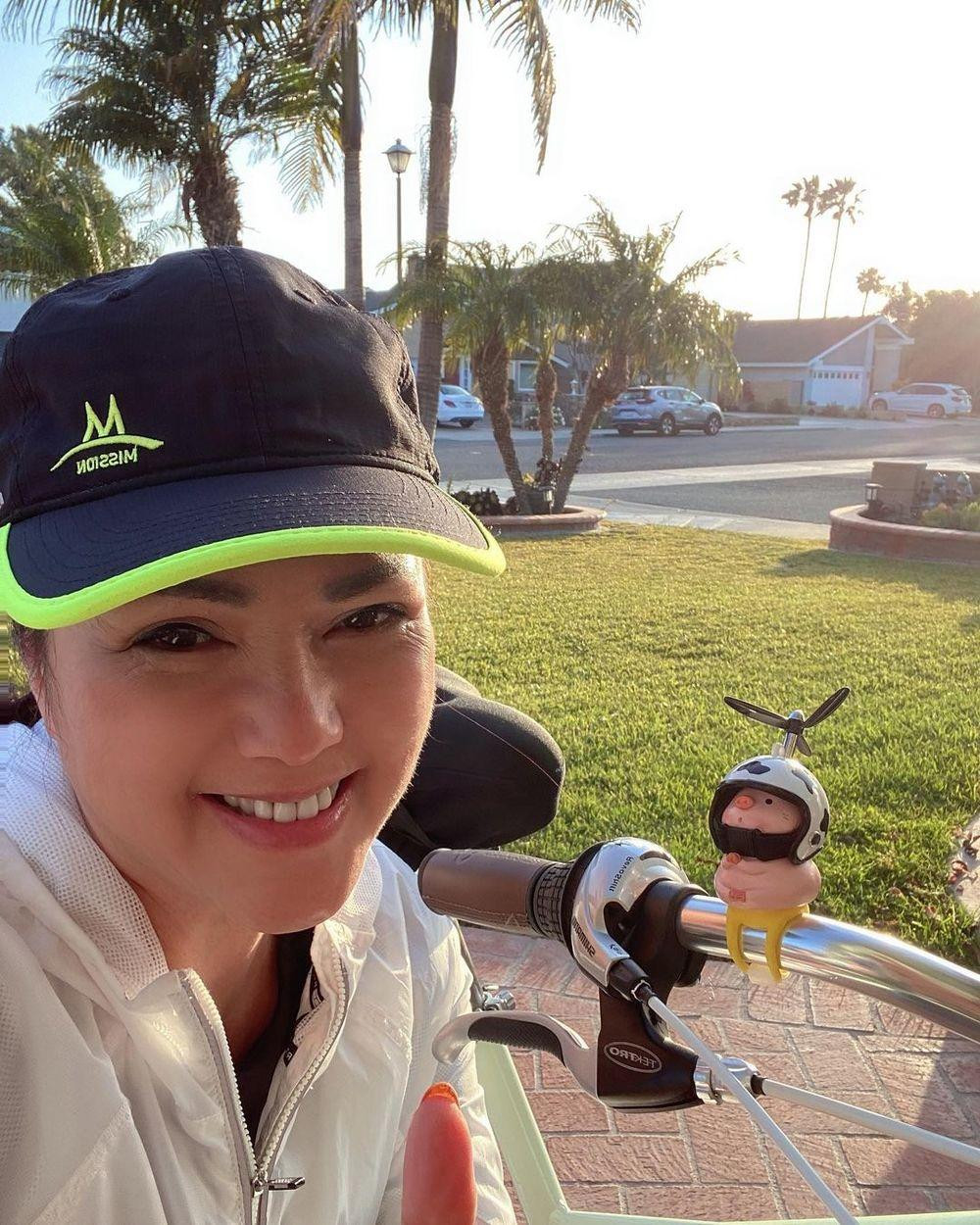 Thúy Loan rất chăm chỉ đạp xe Thúy Loan rất chăm chỉ đạp xe