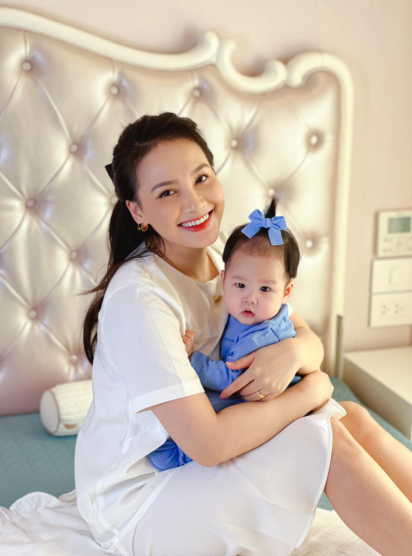 Bảo Thanh chưa vội trở lại trường quay sau khi sinh con gái