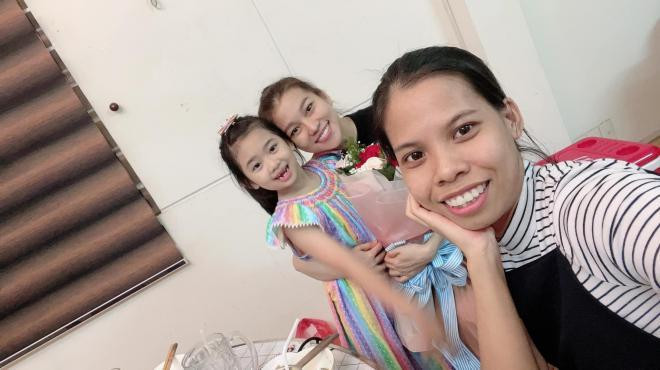 Bảo mẫu luôn chăm Lavie rất chu đáo. Bảo mẫu luôn chăm Lavie rất chu đáo.