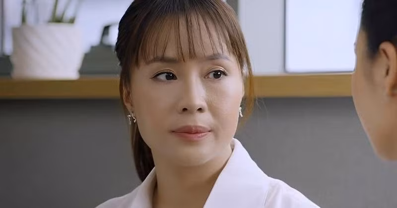 Diện mạo của Hồng Diễm bị cho là kém sắc hơn các phim khác. Diện mạo của Hồng Diễm bị cho là kém sắc hơn các phim khác.