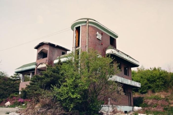 Nhà hàng Vườn Xuân nay đã bị bỏ hoang.