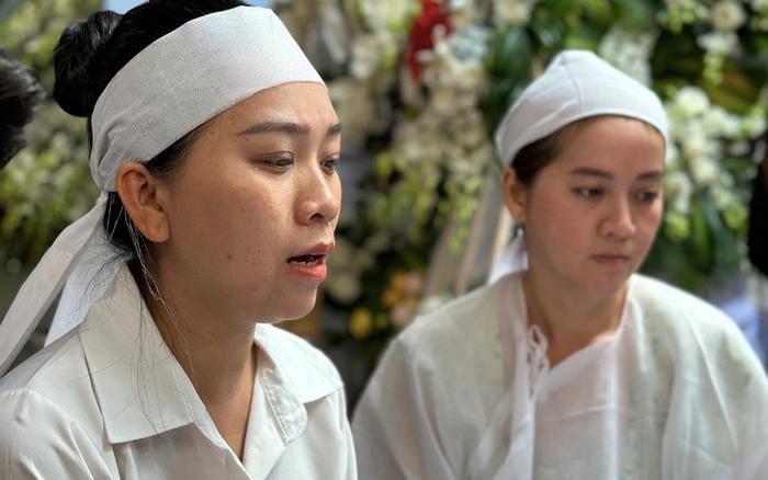 Hồng Phượng và Hồng Loan trong tang lễ của nghệ sĩ Vũ Linh