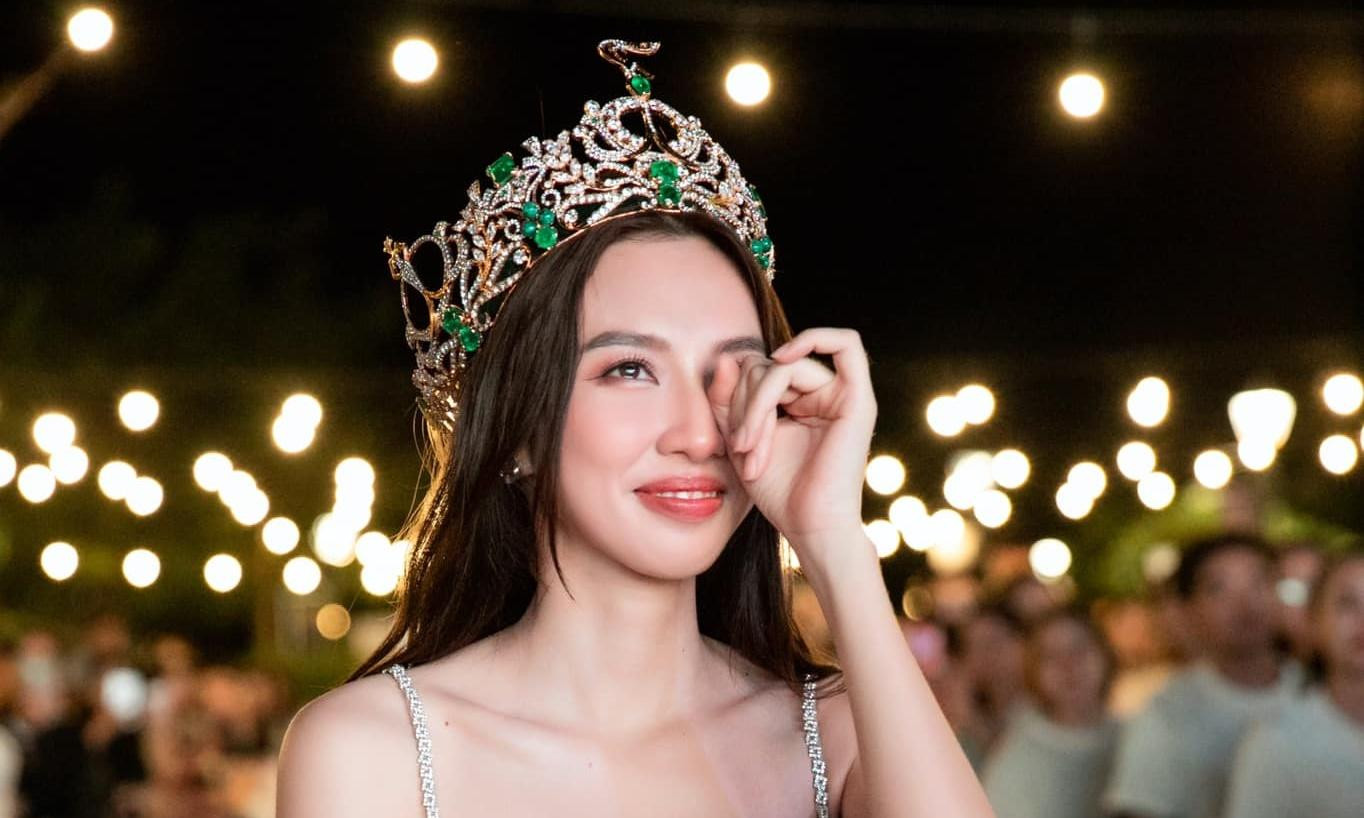 Nàng hậu từng khóc khi bị chê trách Nàng hậu từng khóc khi bị chê trách