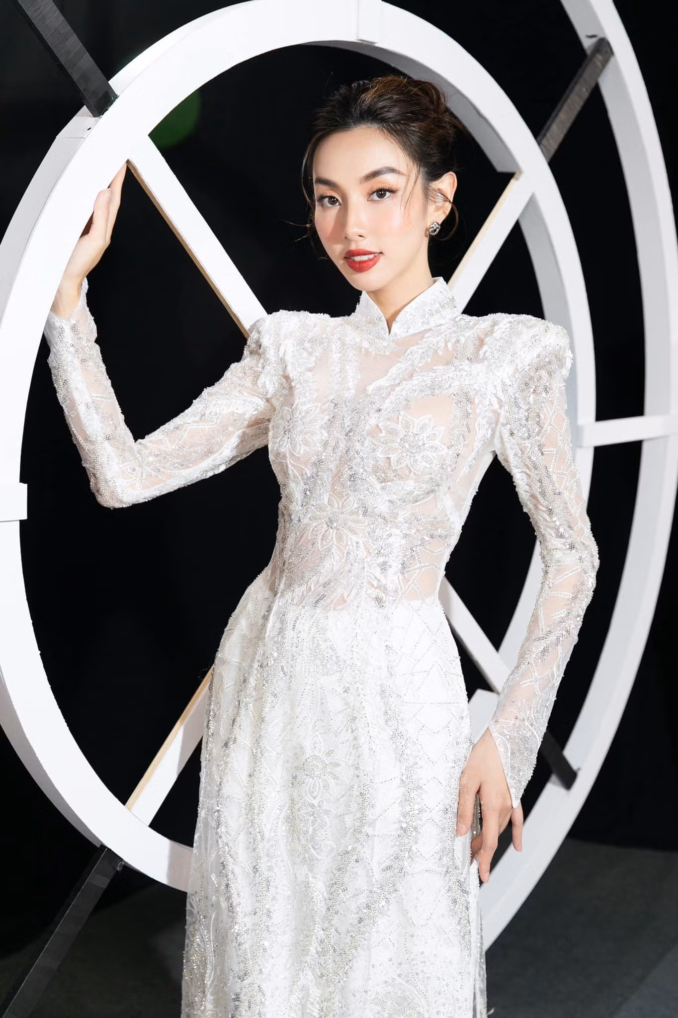 Thùy Tiên xinh đẹp trong chương trình Khi Ta Hai Mươi Thùy Tiên xinh đẹp trong chương trình Khi Ta Hai Mươi